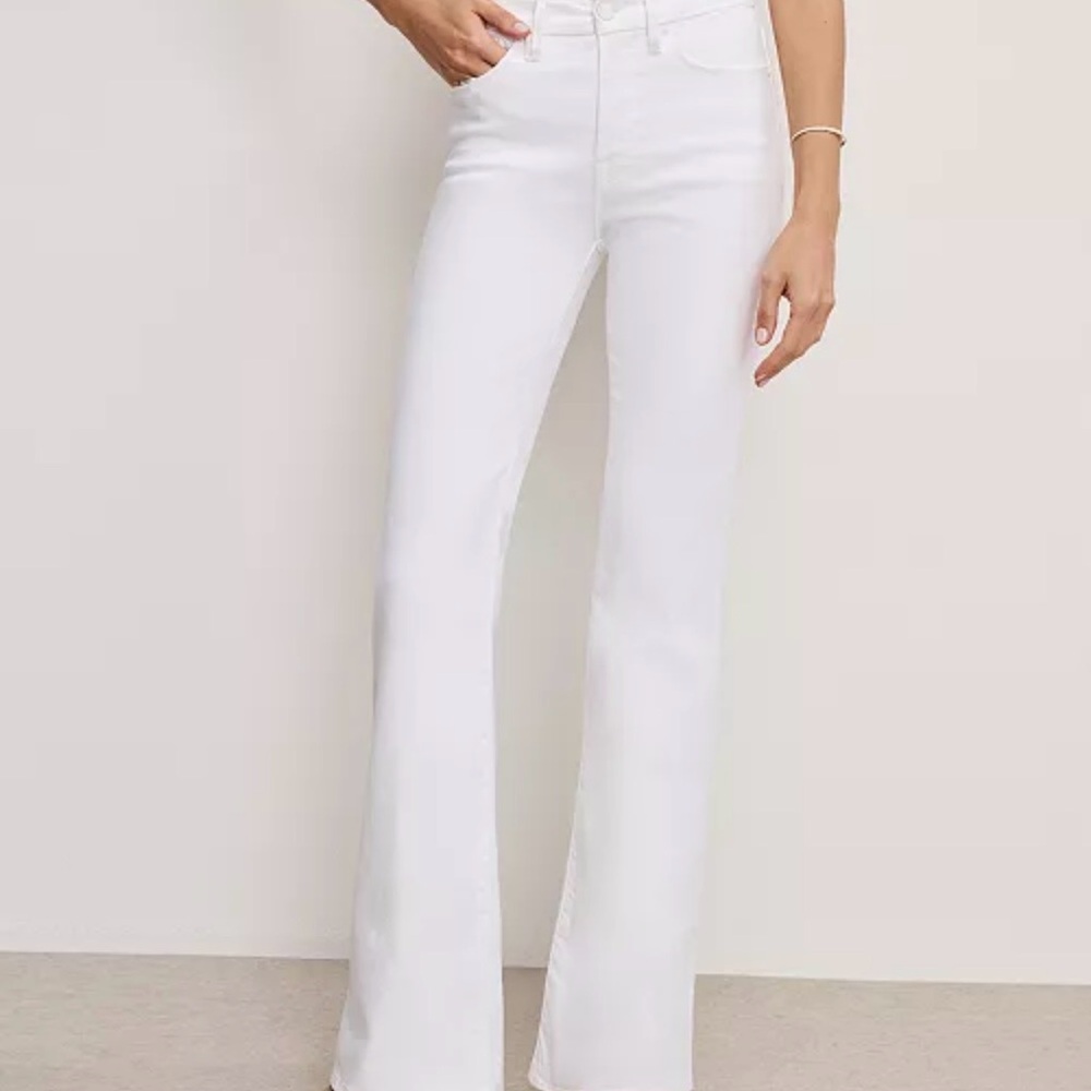 NWT/ Never Worn - Good American Cloud White Bootcut Jean
